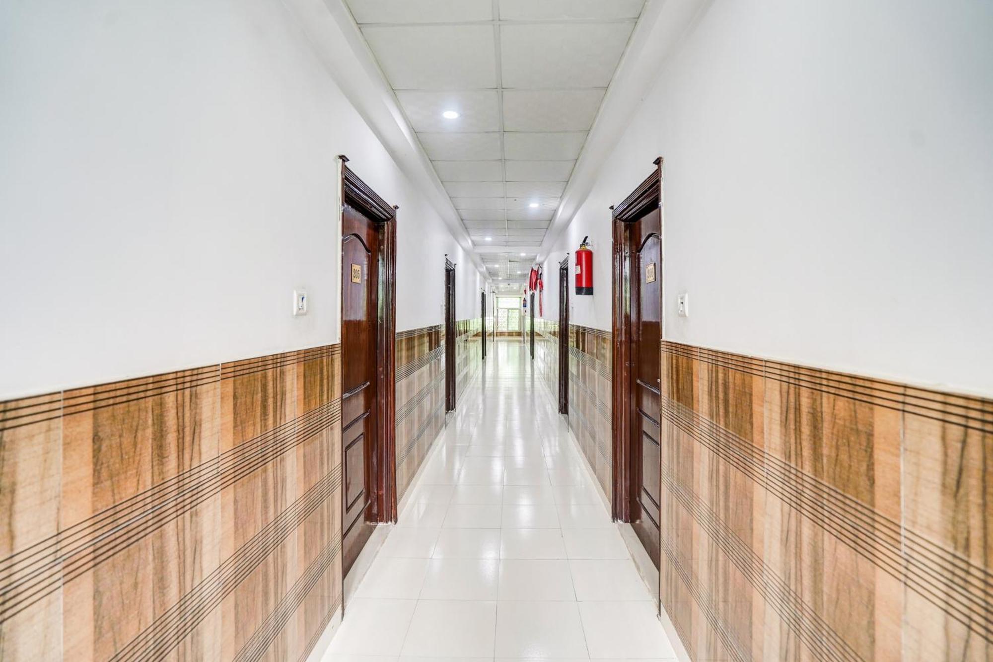 Super Hotel O Sgpgi Bijnaur Exteriér fotografie